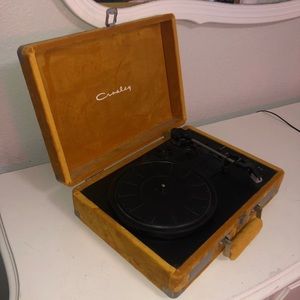 Crosly Velvet Cruiser Bluetooth Record Player